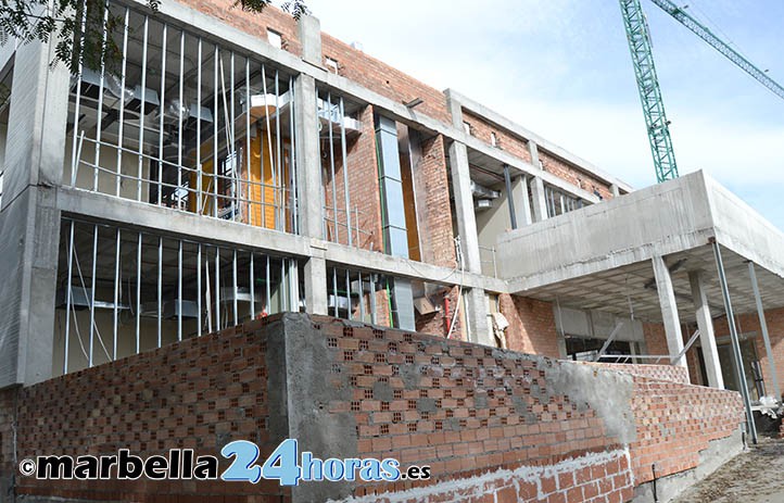Muñoz: "El centro de salud de San Pedro estará acabado en dos o tres meses"