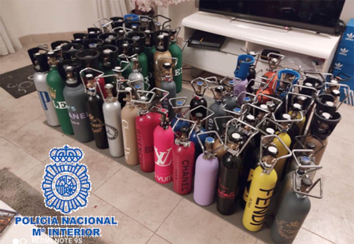 Tres detenidos en Marbella por distribuir gas de la risa por toda España
