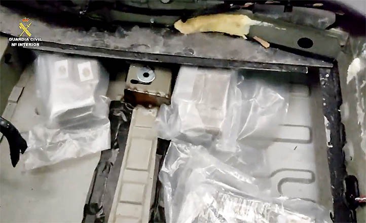 La Guardia Civil de Marbella se incauta de 14 kilos de hachís en un vehículo