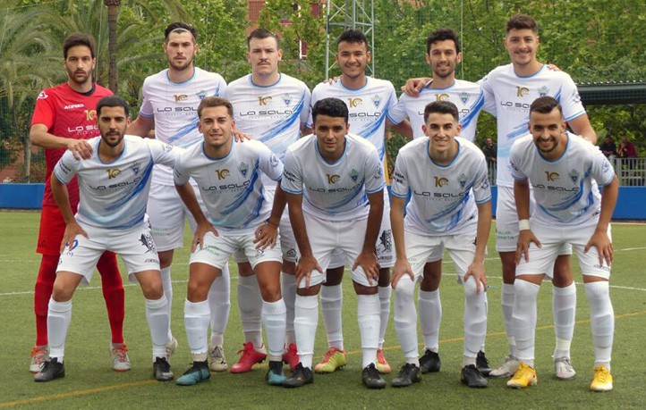 El Atlético Marbella empata ante Pizarra para ser líder en el grupo del descenso