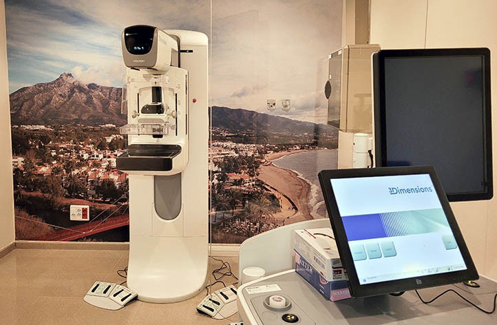 Quirónsalud Marbella incorpora un mamógrafo 3D de última generación
