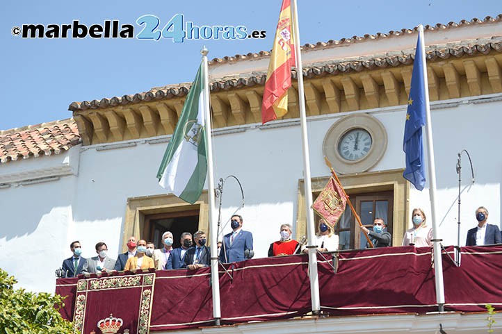 Marbella luce el pendón de la ciudad en la segunda Feria de la pandemia