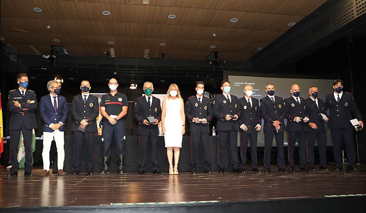 Emotiva entrega de reconocimientos a los bomberos de Marbella