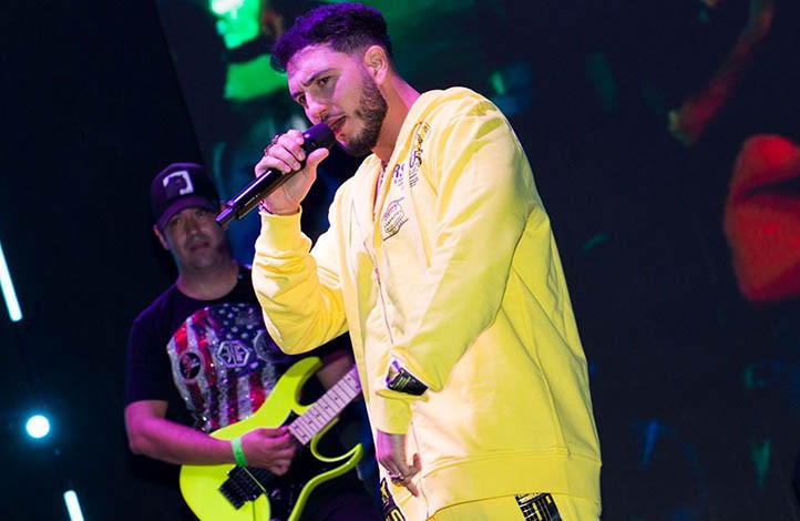 Omar Montes estrena en Marbella su nuevo tema "Diablita Remix"