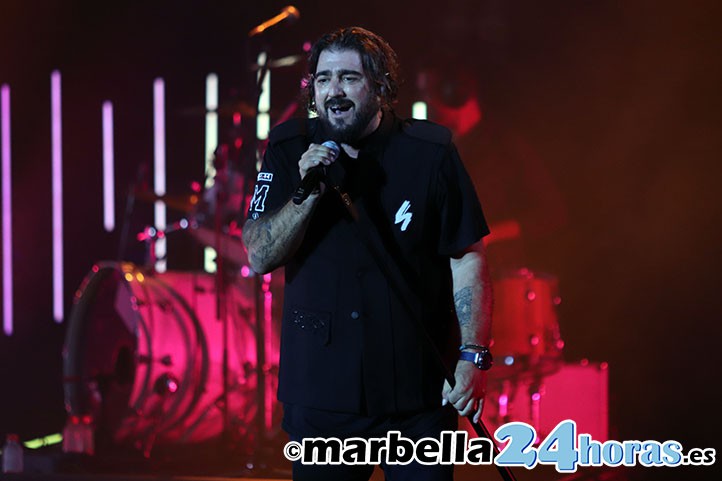 Un emocionado Orozco ofrece en Marbella un concierto lleno de energía