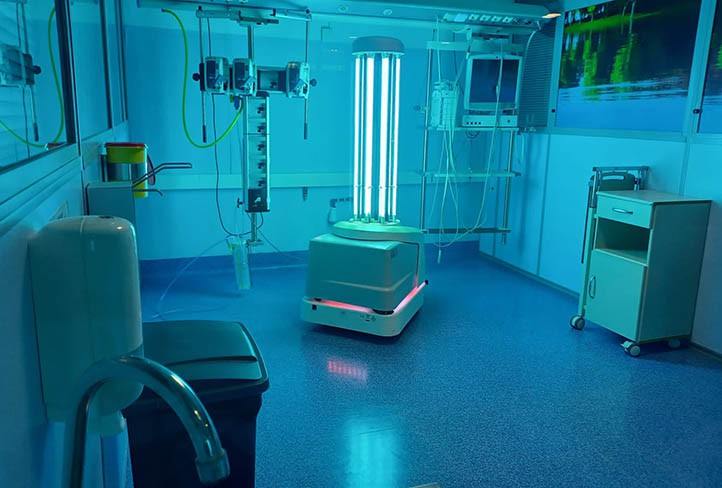 El hospital de Marbella aplica la luz ultravioleta para desinfectar estancias