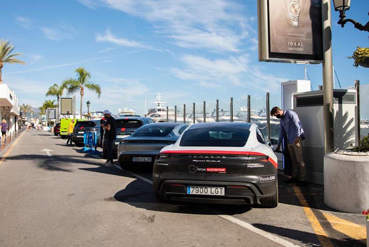 Puerto Banús instala un cargador superrápido para vehículos eléctricos
