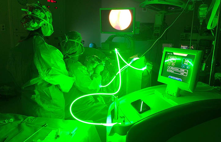 El servicio de Urología y Nefrología de Quirónsalud Marbella, finalista en los premios BSH 