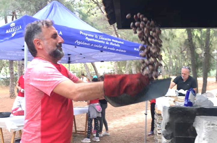 El Tostón y el recuerdo a los fallecidos protagonizan el día festivo en Marbella