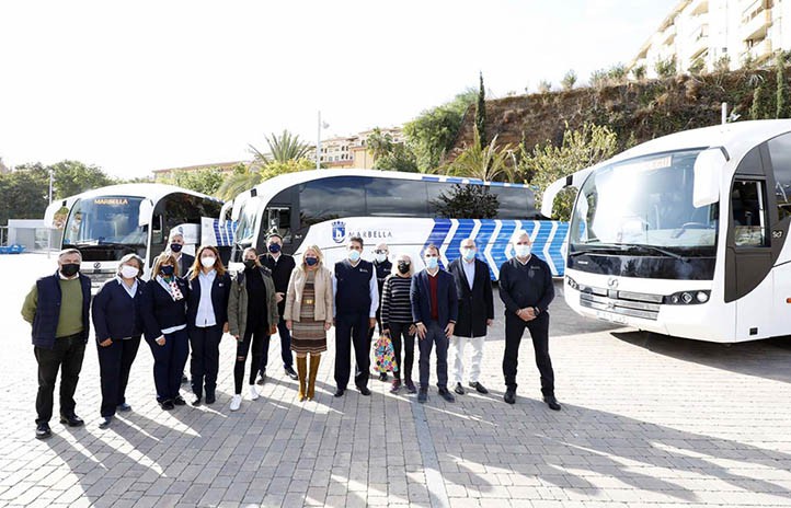 Muñoz compra tres autobuses nuevos tras los de segunda mano de 2020