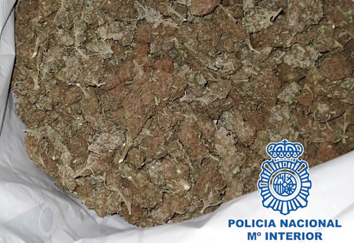 Tres detenidos en Marbella con un kilo de marihuana en el coche