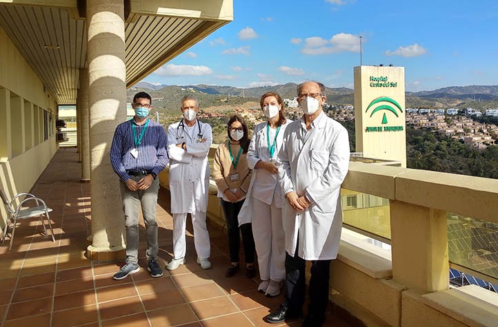 El hospital de Marbella diseña camisetas con sensores para vigilar a los pacientes