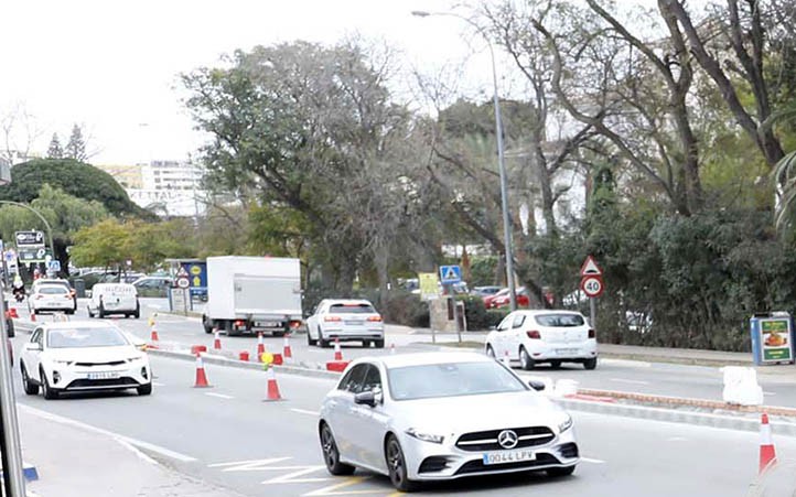 Una mediana ajardinada para poner flores en la Milla de Oro de Marbella