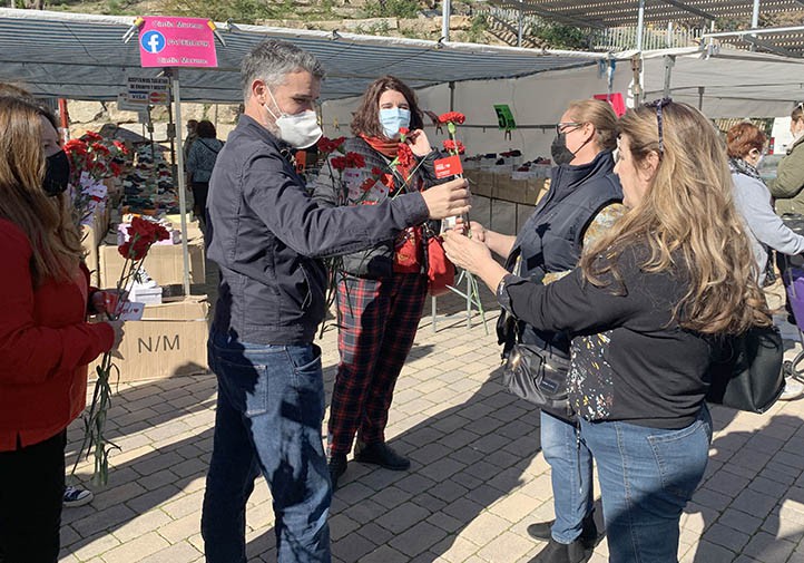El PSOE se echa a la calle con la campaña "Enamorados de Marbella y San Pedro"