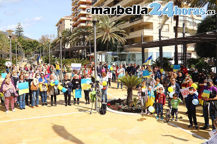 El municipio de Marbella sale a la calle para dar todo su apoyo a Ucrania
