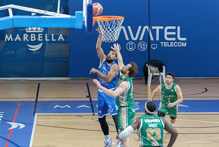 El CB Marbella encaja ante Aquimisa Carbajosa su cuarta derrota consecutiva (58-71)