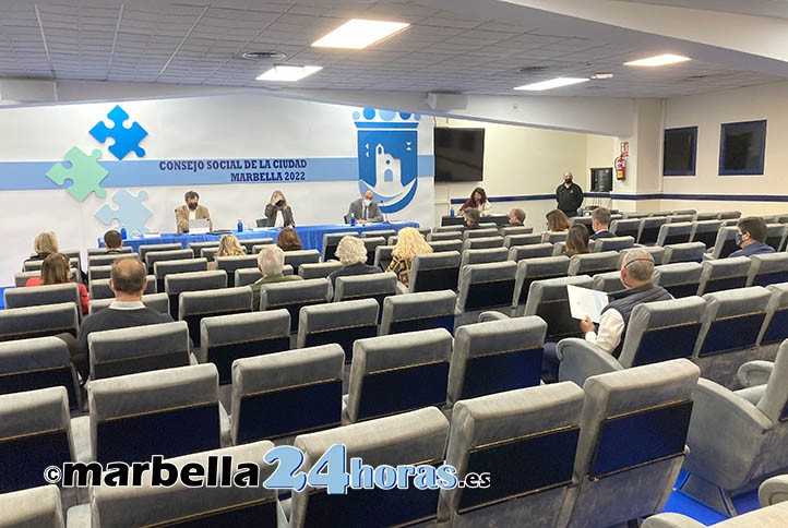 Ni la mitad de miembros acude a la reunión del Consejo Social de Marbella