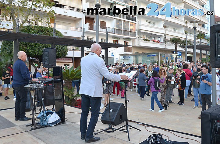 Pinchazo de la petición de espigones en Marbella con menos gente que en 2021