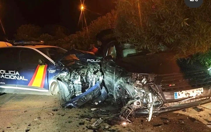 Embiste en Marbella a un coche de la Policía Nacional y hiere a cuatro agentes