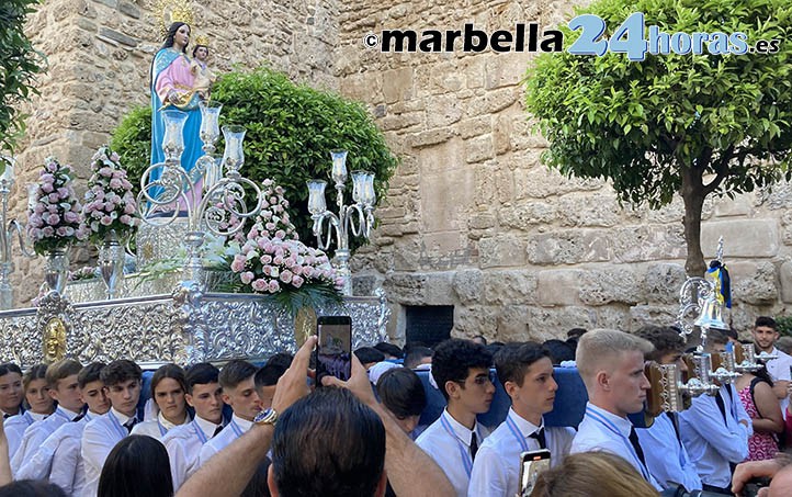 María Auxiliadora vuelve a procesionar por las calles de Marbella