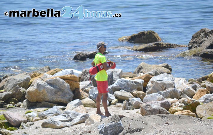 El servicio de socorrismo funciona ya a diario en las playas de Marbella