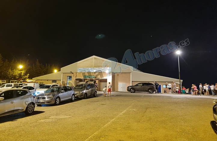 La carpa de San Pedro acoge a vecinos de Benahavís tras el desalojo
