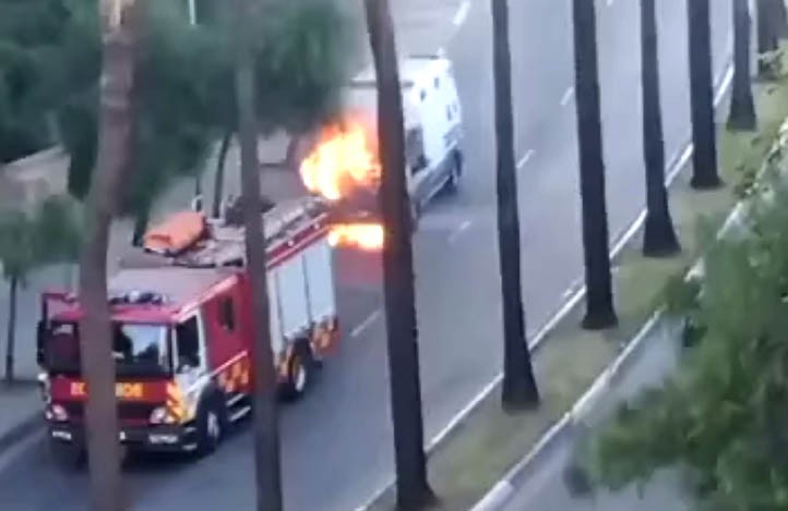El incendio de una ambulancia destapa las carencias del servicio en Marbella