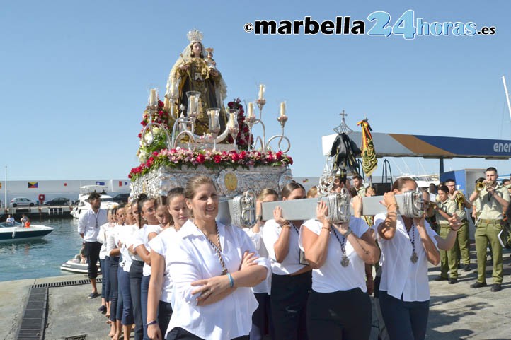 Breve procesión marítima y traslado de la Virgen del Carmen en Marbella