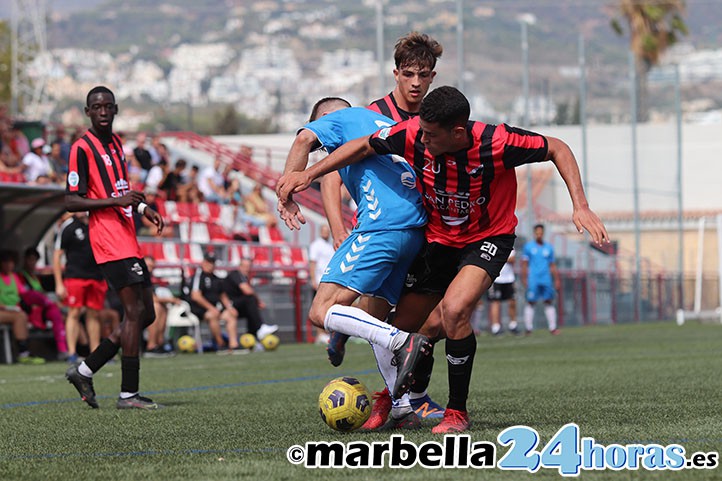 La UD San Pedro empata en su estreno liguero ante el Alhaurín de la Torre (1-1)