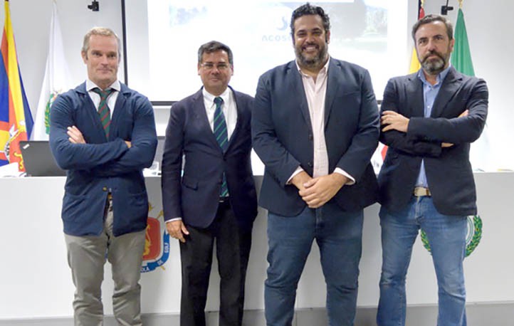 Unas jornadas analizan el papel del agua reciclada en los campos de golf