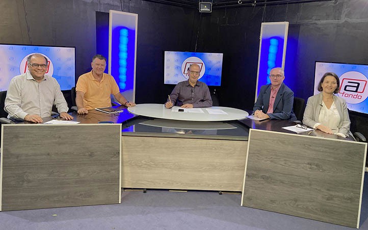 Nueva edición de la tertulia de televisión "A fondo" con la actualidad local