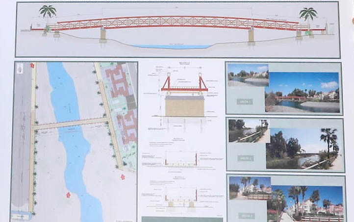 Muñoz anuncia con fondos europeos otro puente de madera en el Guadaiza