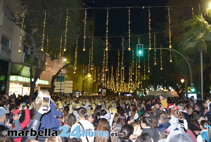 Multitudinario encendido de la iluminación navideña en Marbella