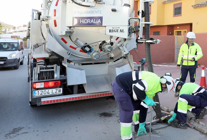 Hidralia limpia más de 27.000 imbornales en Marbella para evitar inundaciones