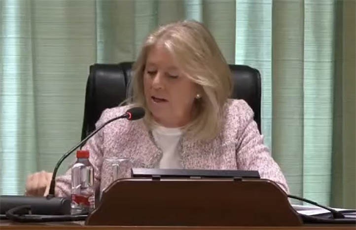 Muñoz corta los micrófonos al PSOE cuando le preguntan por su patrimonio