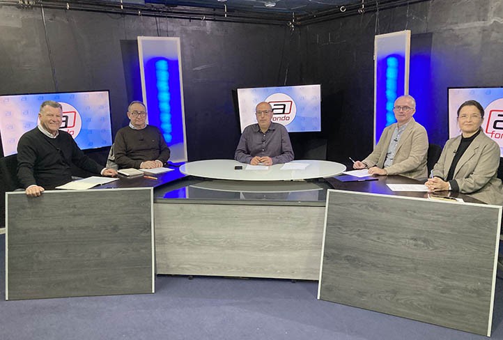 Primera entrega del año de la tertulia de TV "A fondo" con la actualidad local