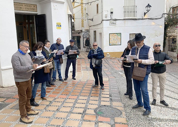 Alumnos de cursos de dibujo y pintura en Marbella se quedan sin profesora