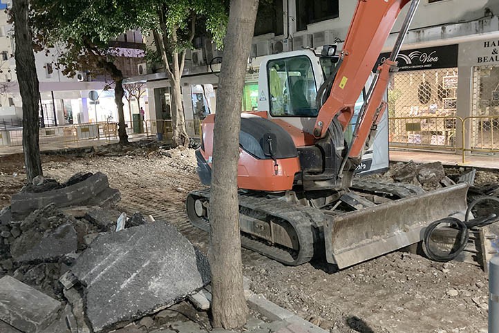 Las obras llegan a la calle Sierra Blanca cuatro años después de anunciarse