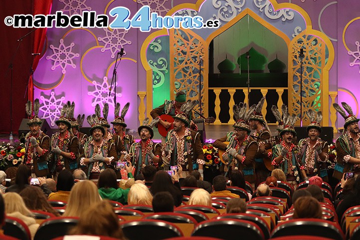 Marbella disfruta del carnaval con el emotivo recuerdo al chirigotero Josemi