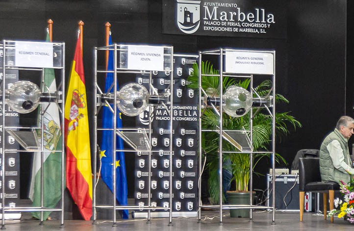 Marbella adjudica entre un millar de solicitantes 73 viviendas sin construir