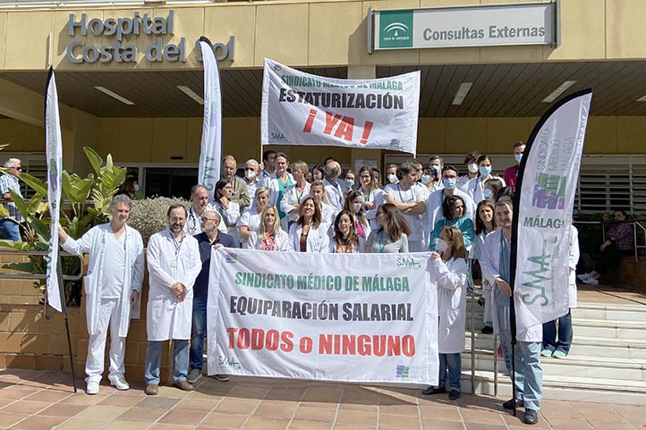 Denuncian que la Junta discrimina a más de 250 médicos del hospital de Marbella
