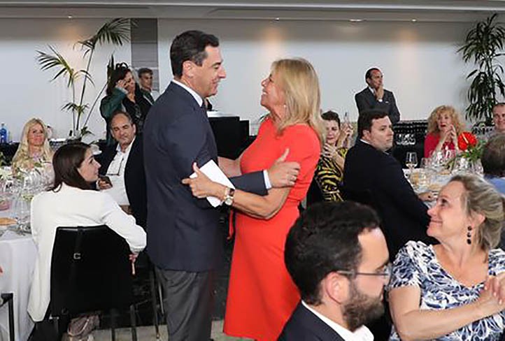 Moreno Bonilla visita Marbella para blanquear a Ángeles Muñoz