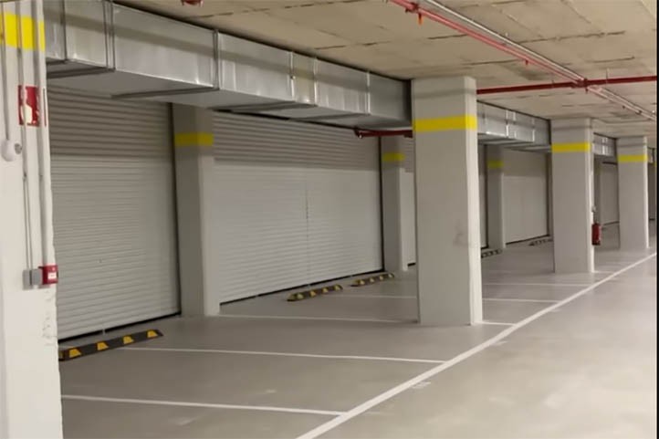 Marbella abre un párking de 3 euros al día mientras Estepona ya tiene seis