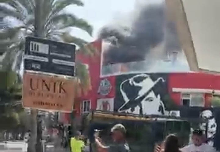 Un incendio en una terraza obliga a desalojar los cines de Puerto Banús