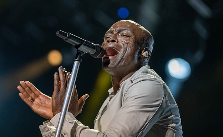 Seal brilla 7 años después en Marbella en su único concierto en España