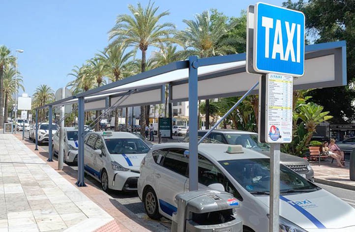 Por Mi Pueblo solicita marquesinas para las paradas de taxi de Marbella