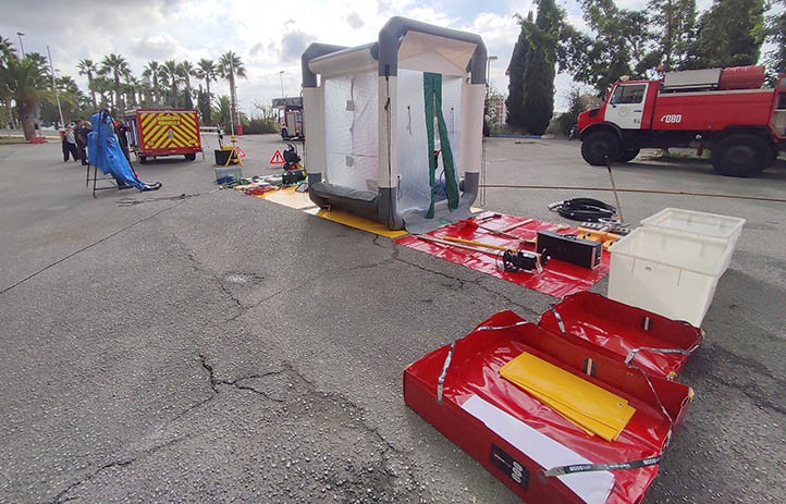 Los bomberos de Marbella incorporan un remolque para incidentes NRBQ