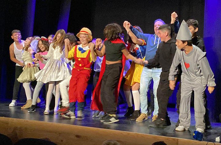 Escolares de Marbella conciencian sobre la violencia de género desde el teatro