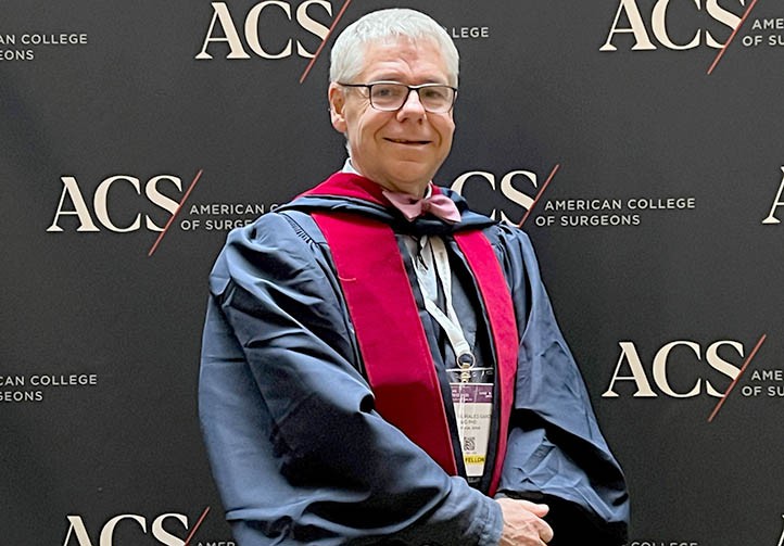 El doctor Morales, de Quirónsalud Marbella, entra en el American College of Surgeons
