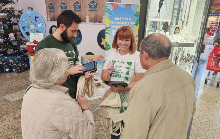 La campaña "Dona Vida al Planeta" conciencia en Marbella sobre el reciclaje 